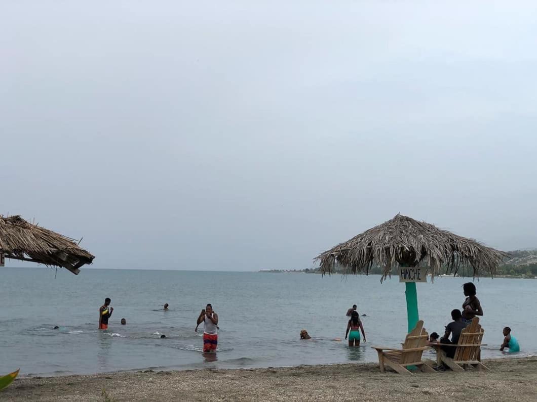 Evasion Beach Hotel Gressier Esterno foto